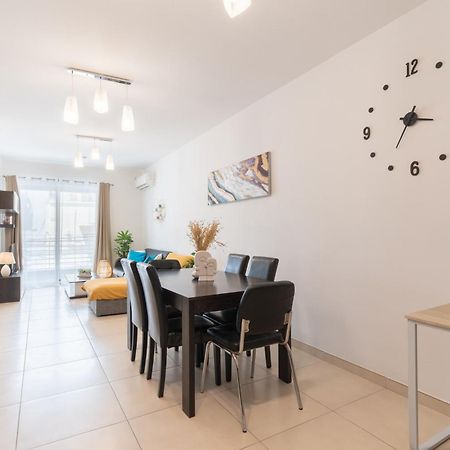 2 Bedroom In Central St Julians Prime Location In Paceville Apt 3 By Vaganza Saint Julian's 외부 사진
