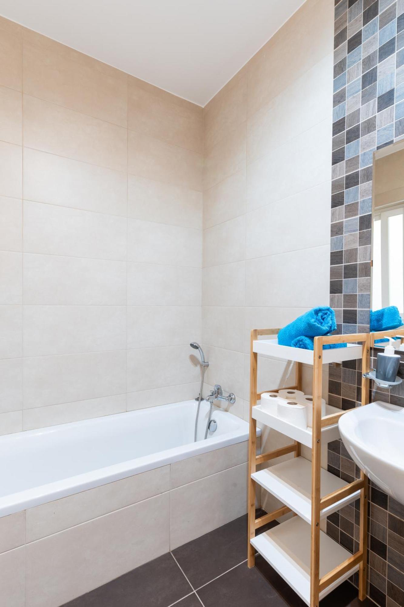 2 Bedroom In Central St Julians Prime Location In Paceville Apt 3 By Vaganza Saint Julian's 외부 사진