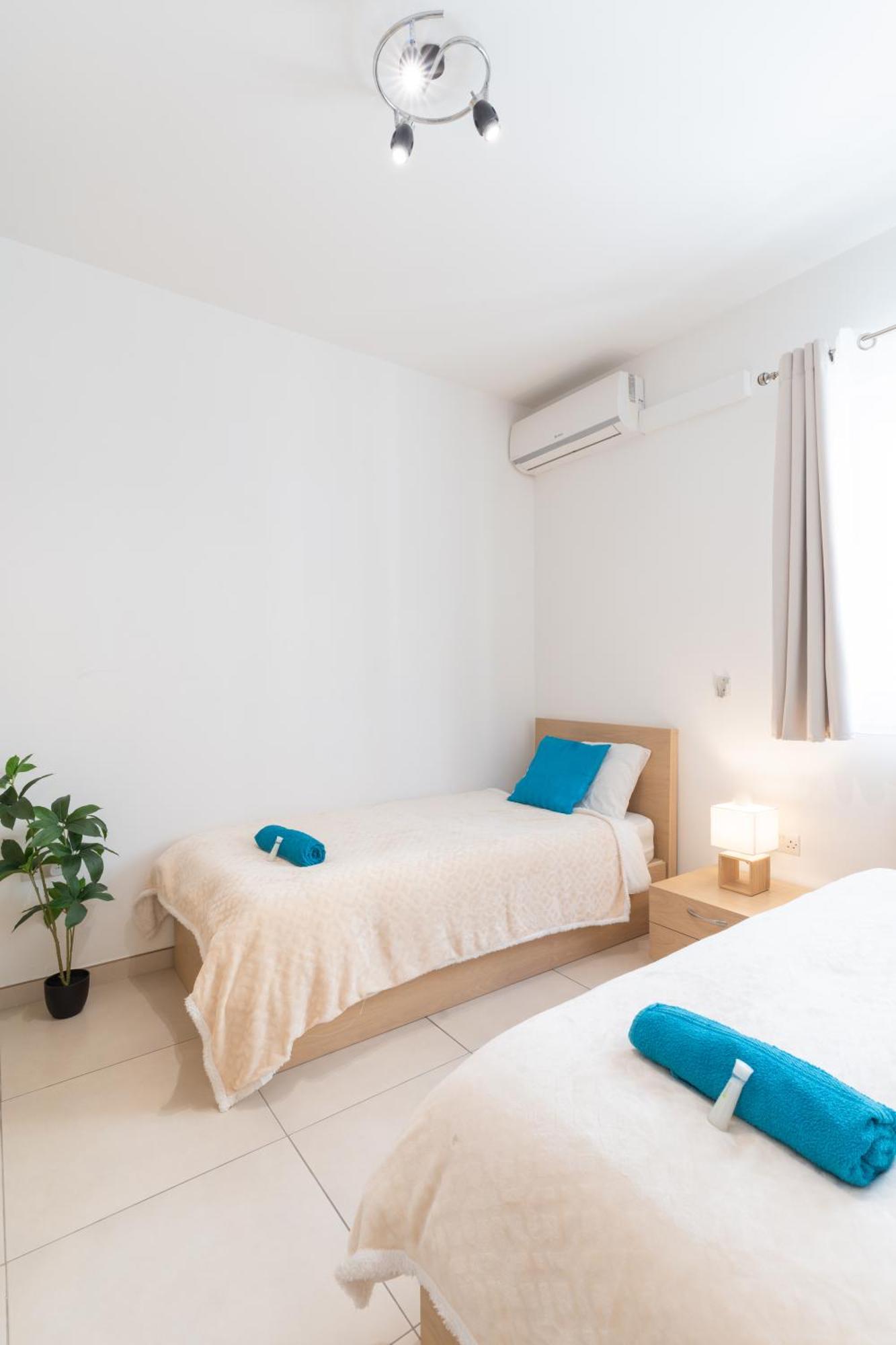 2 Bedroom In Central St Julians Prime Location In Paceville Apt 3 By Vaganza Saint Julian's 외부 사진
